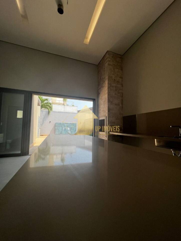 Casa à venda com 3 quartos, 241m² - Foto 14