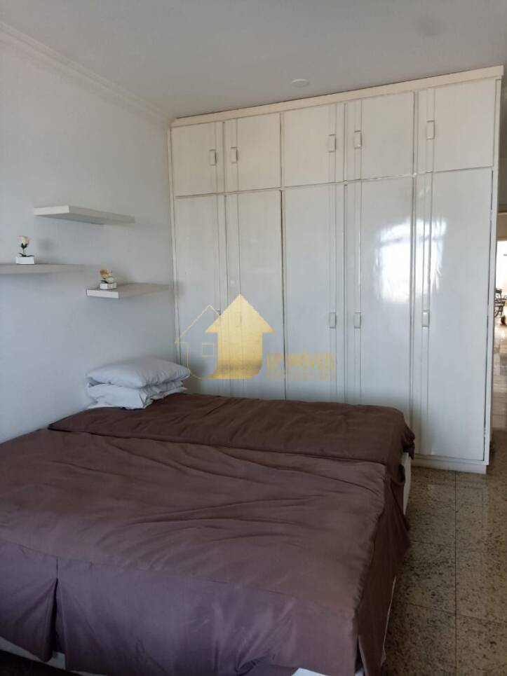 Apartamento para alugar com 3 quartos, 340m² - Foto 13