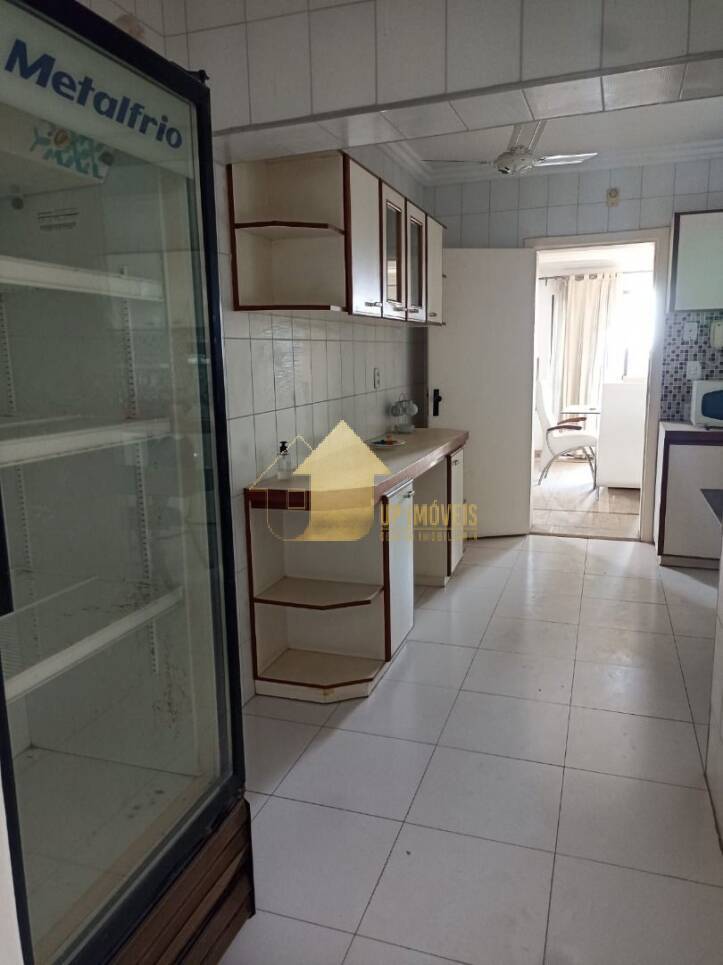 Apartamento para alugar com 3 quartos, 340m² - Foto 17