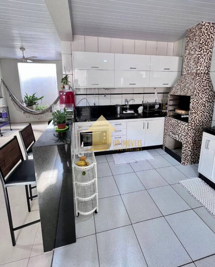 Casa à venda com 3 quartos, 100m² - Foto 31