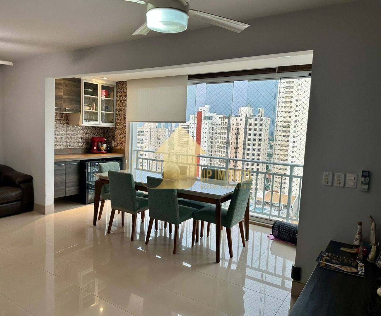 Apartamento à venda com 3 quartos, 117m² - Foto 2