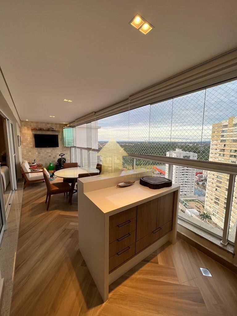 Apartamento à venda com 3 quartos, 136m² - Foto 1