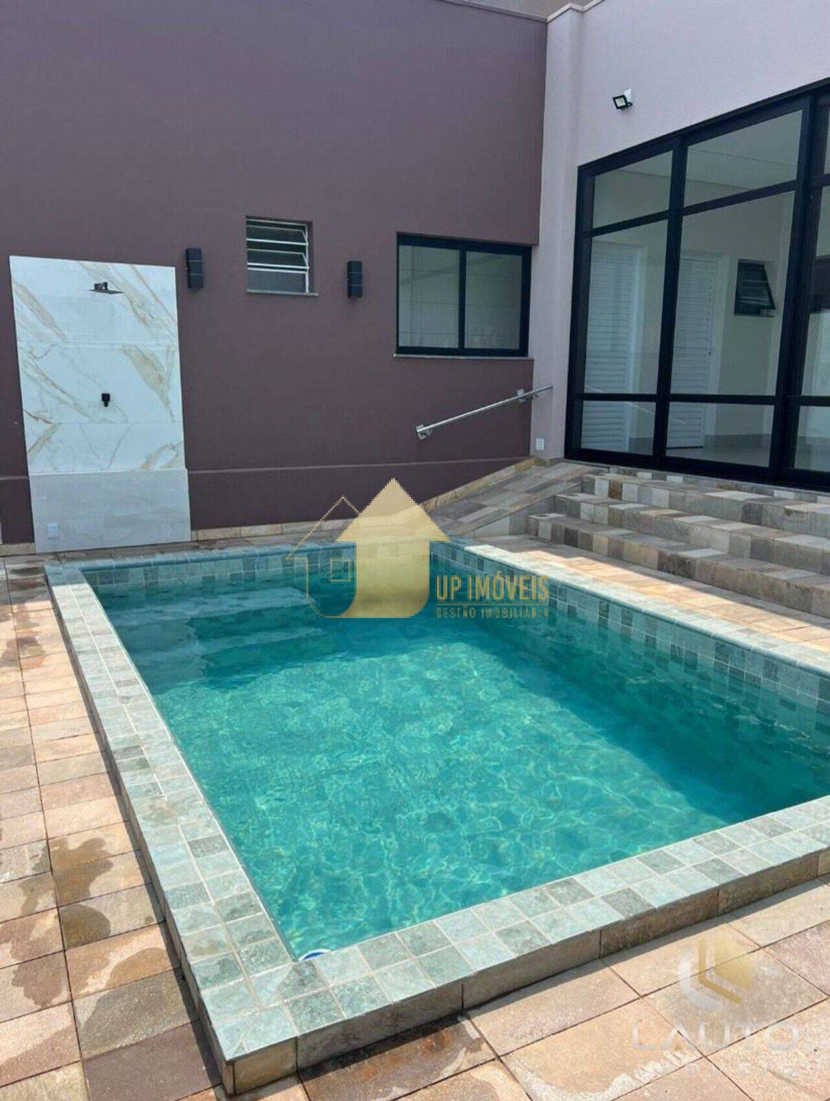 Casa de Condomínio à venda com 3 quartos, 225m² - Foto 1