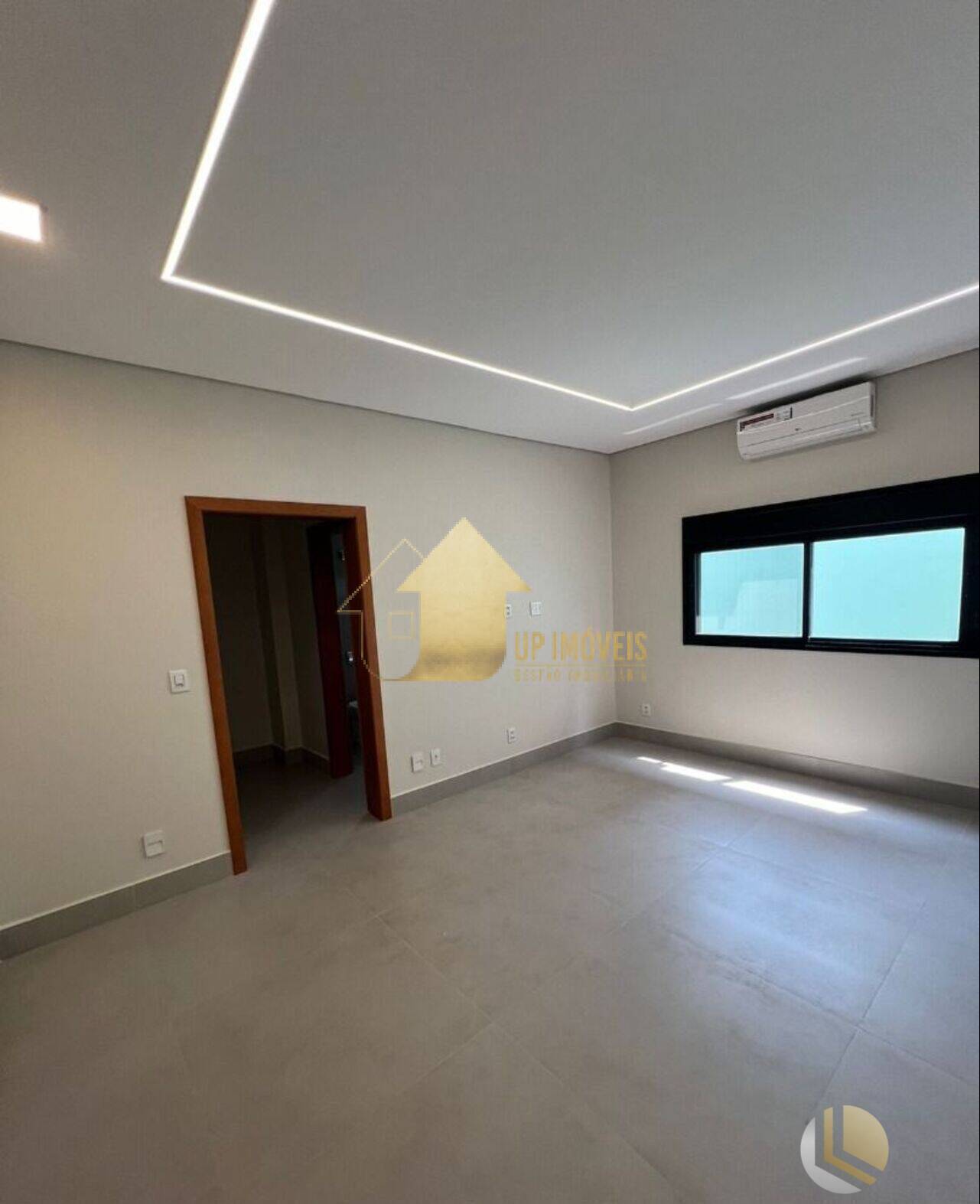 Casa de Condomínio à venda com 3 quartos, 225m² - Foto 4