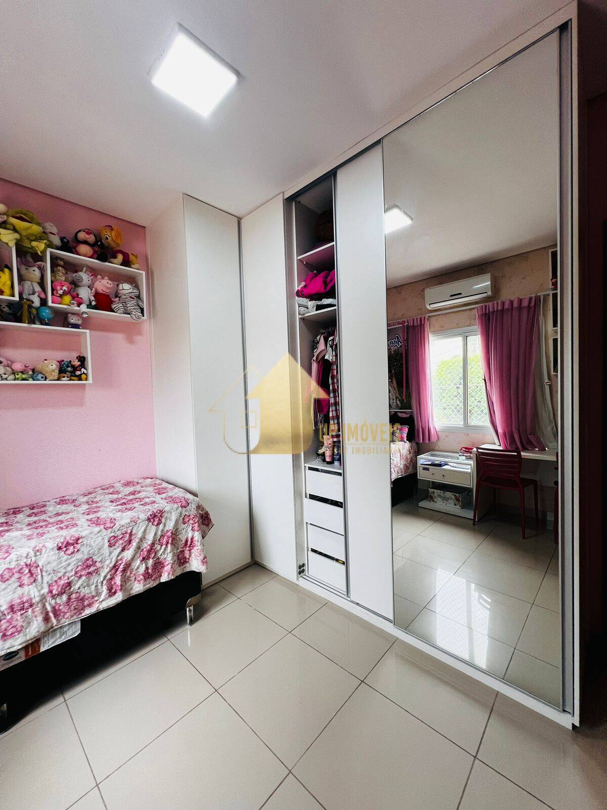 Casa de Condomínio à venda com 3 quartos, 250m² - Foto 25