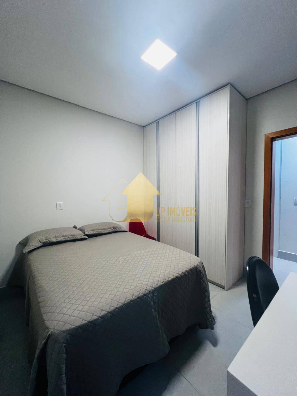 Casa à venda com 3 quartos, 250m² - Foto 14