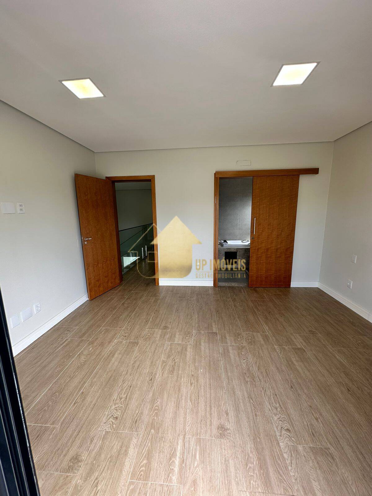 Casa de Condomínio à venda com 3 quartos, 230m² - Foto 4