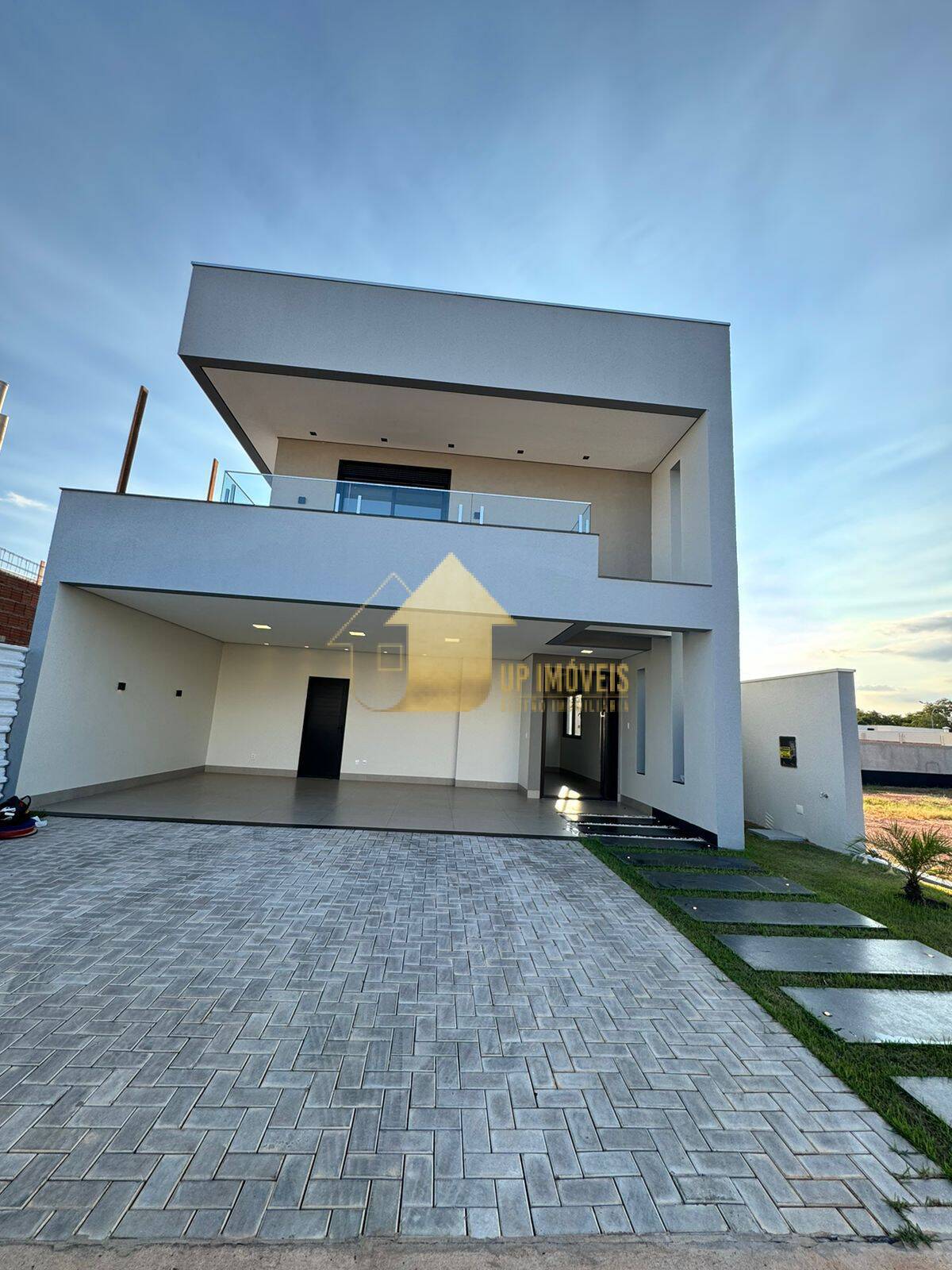 Casa de Condomínio à venda com 3 quartos, 299m² - Foto 1