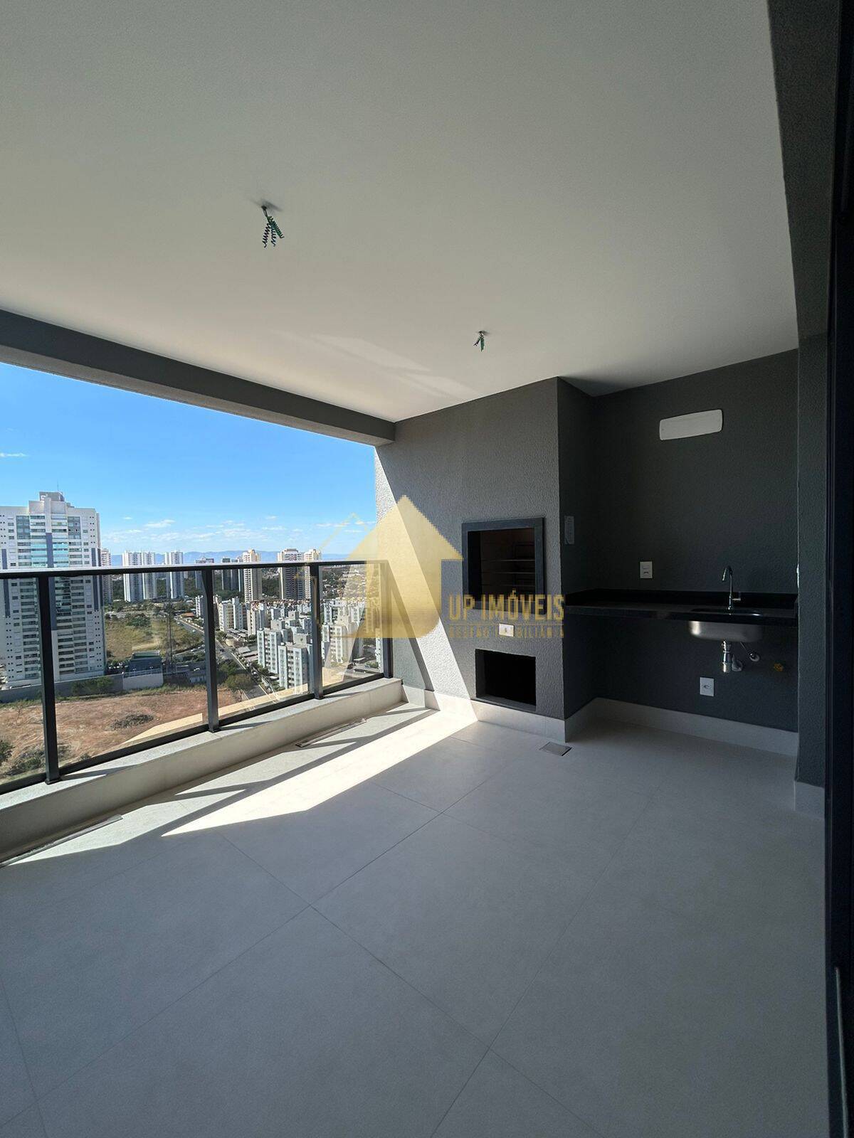 Apartamento à venda com 3 quartos, 132m² - Foto 2