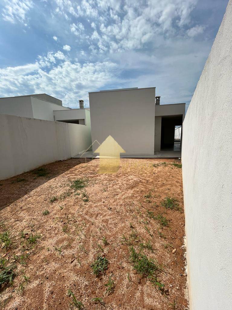 Casa à venda com 3 quartos, 122m² - Foto 11