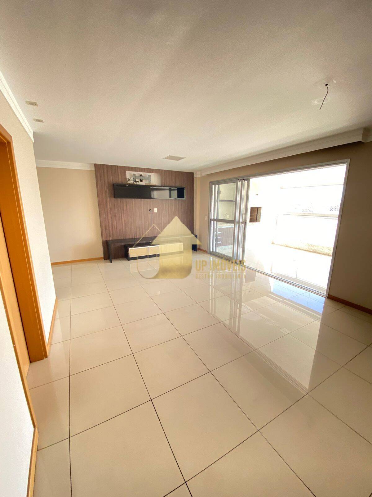 Apartamento à venda com 3 quartos, 134m² - Foto 3