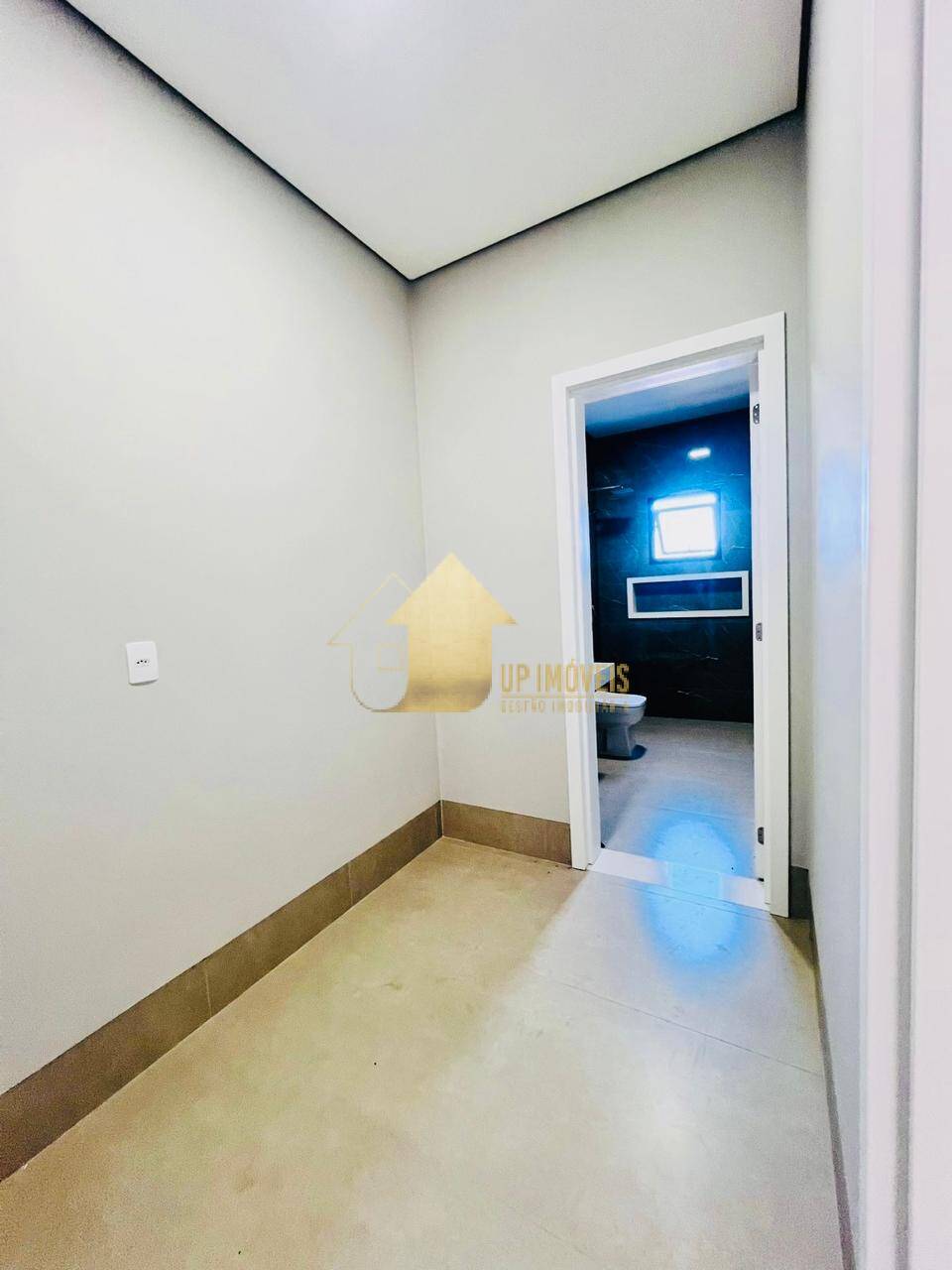 Casa à venda com 3 quartos, 280m² - Foto 4