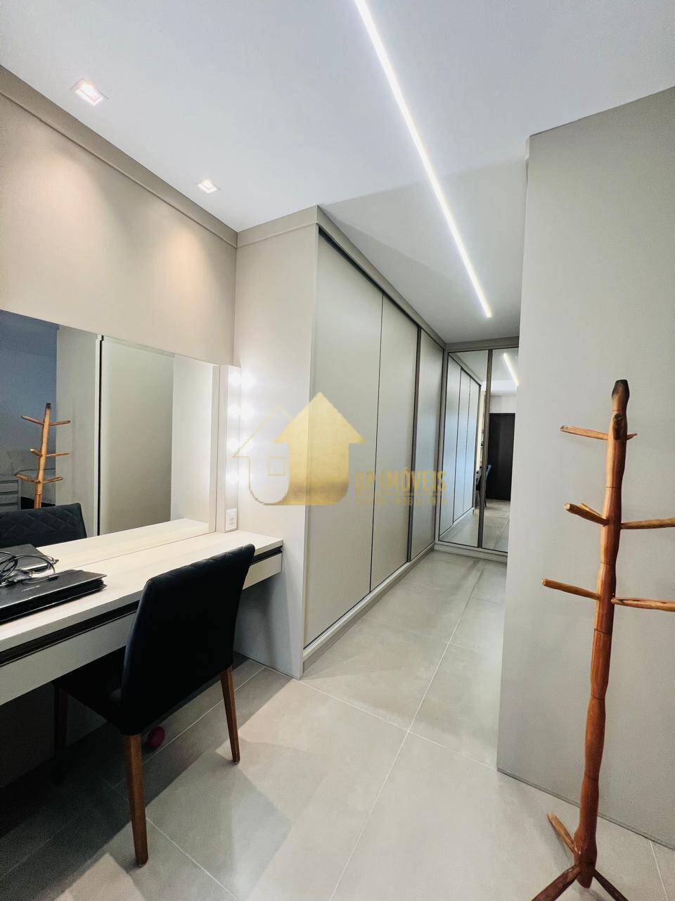 Casa à venda com 4 quartos, 340m² - Foto 17