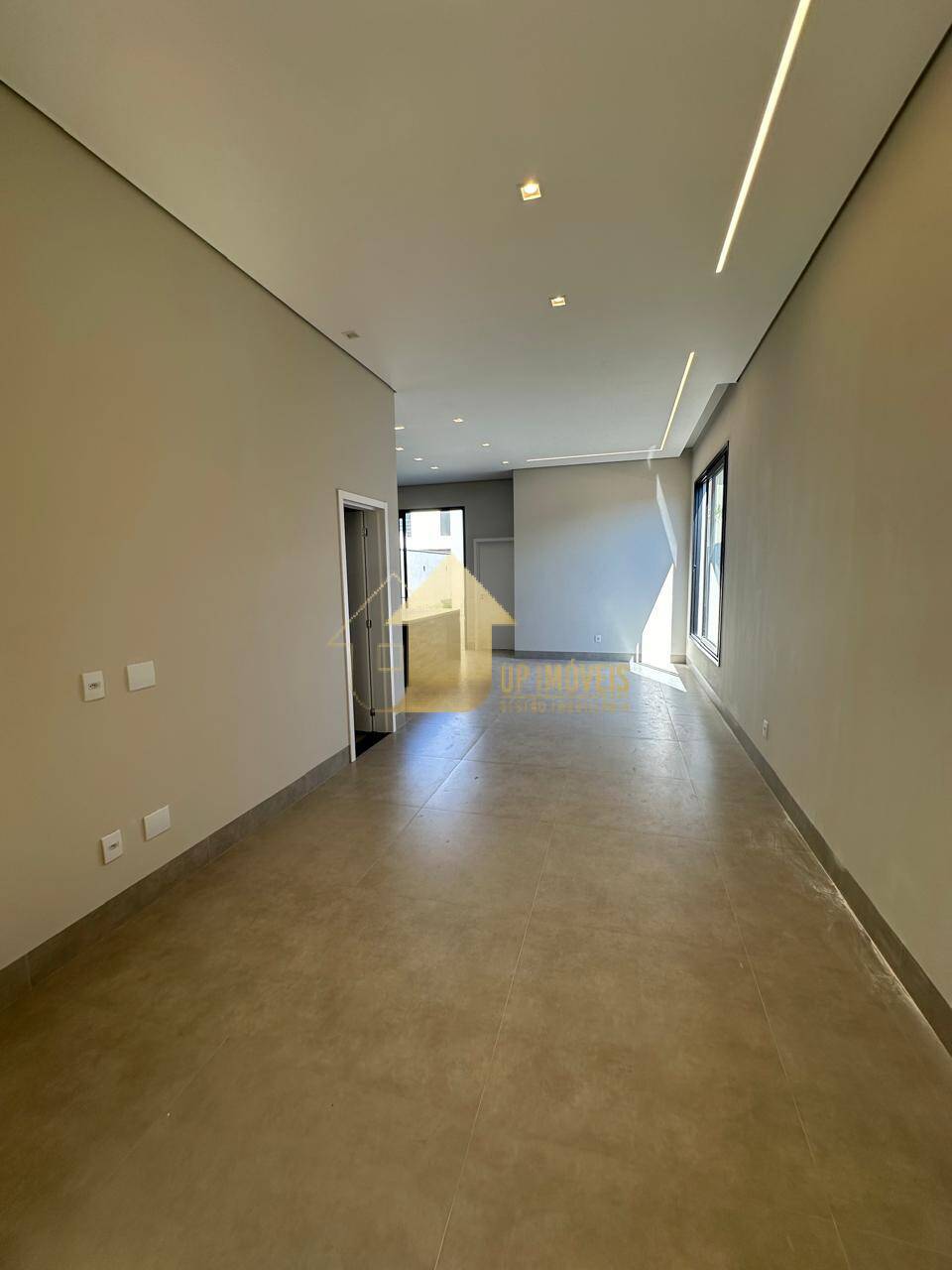 Casa de Condomínio à venda com 3 quartos, 170m² - Foto 2