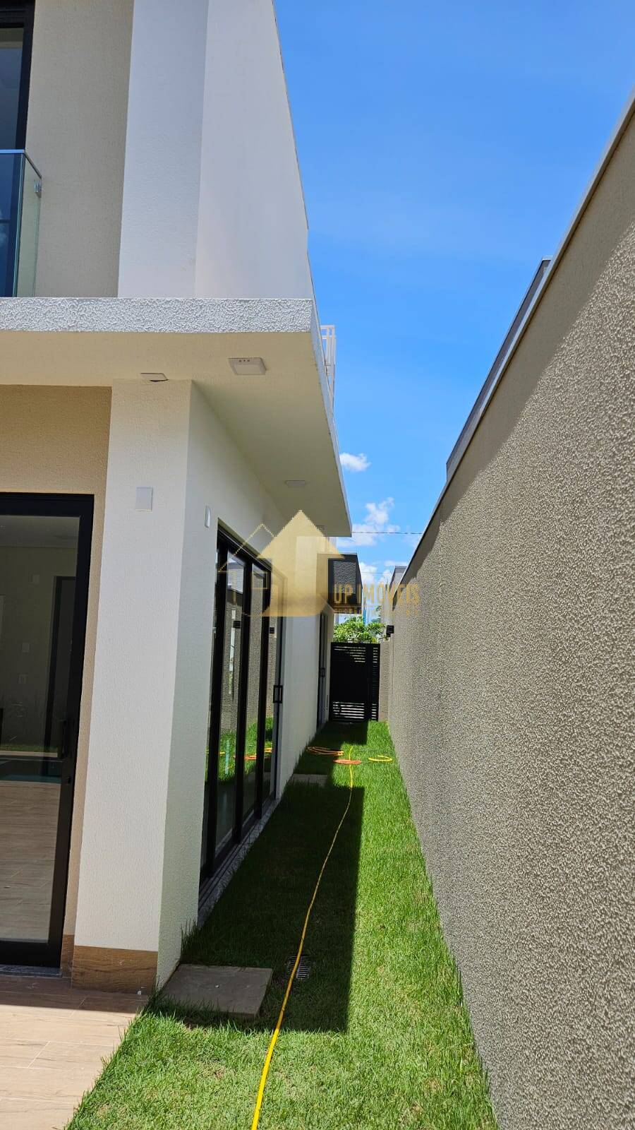 Casa de Condomínio à venda com 3 quartos, 242m² - Foto 8