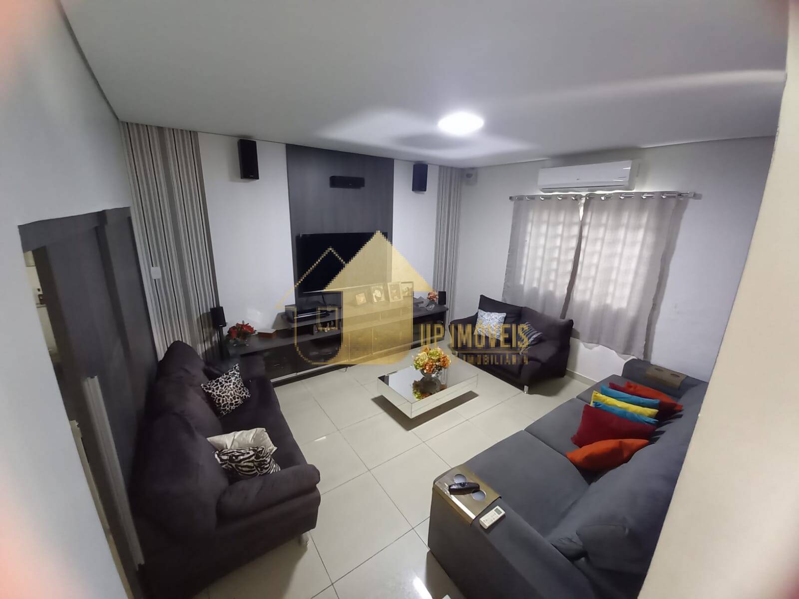 Casa para alugar com 4 quartos, 500m² - Foto 3