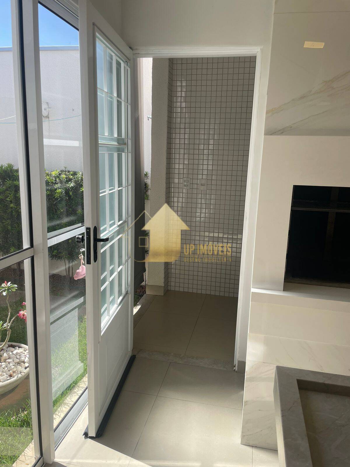 Casa de Condomínio à venda com 2 quartos, 100m² - Foto 13