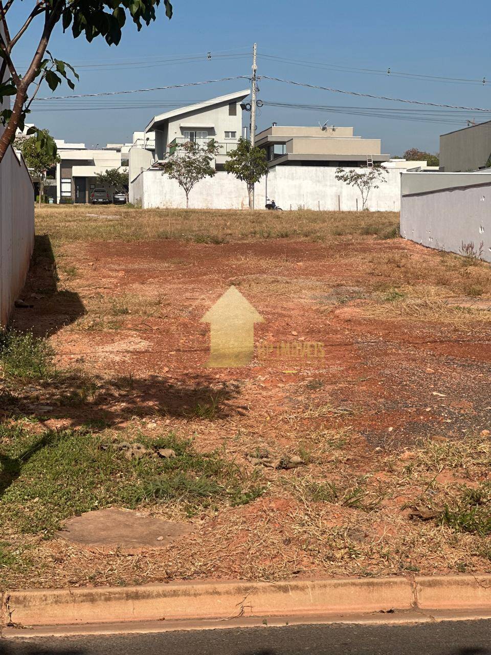 Terreno à venda, 300m² - Foto 1