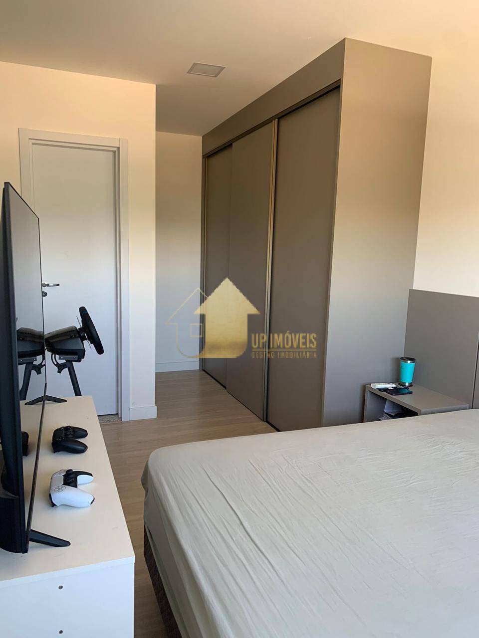 Apartamento à venda com 2 quartos, 80m² - Foto 3