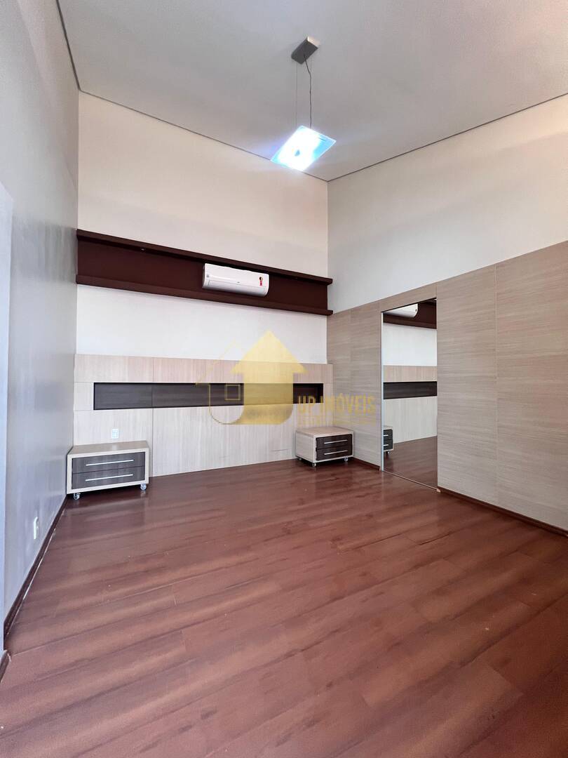 Casa de Condomínio à venda com 4 quartos, 230m² - Foto 11