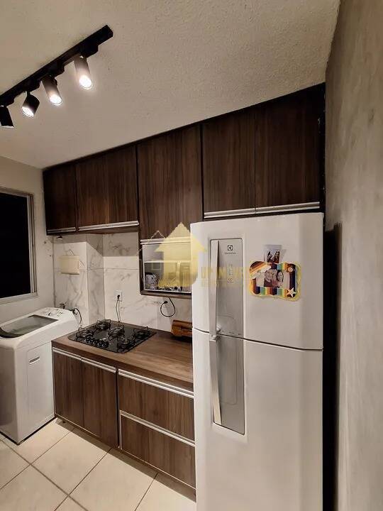 Apartamento à venda com 2 quartos, 42m² - Foto 2