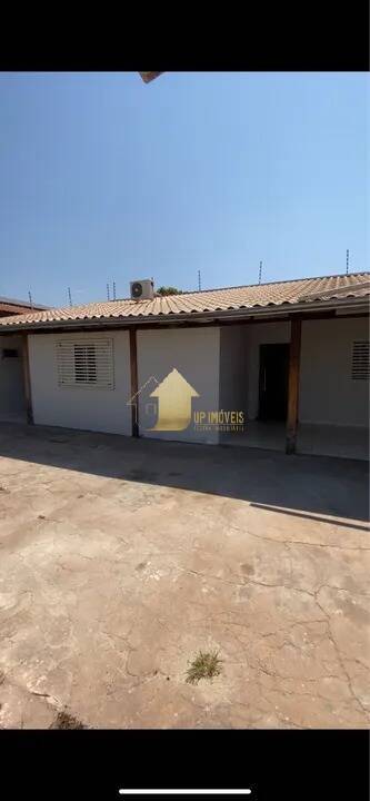 Casa para alugar com 2 quartos, 120m² - Foto 1