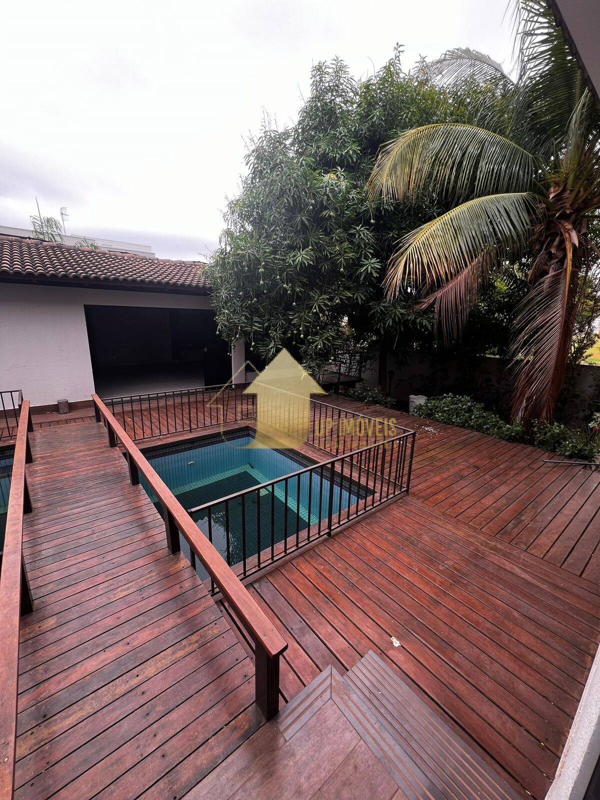 Casa de Condomínio à venda e aluguel com 4 quartos, 300m² - Foto 47