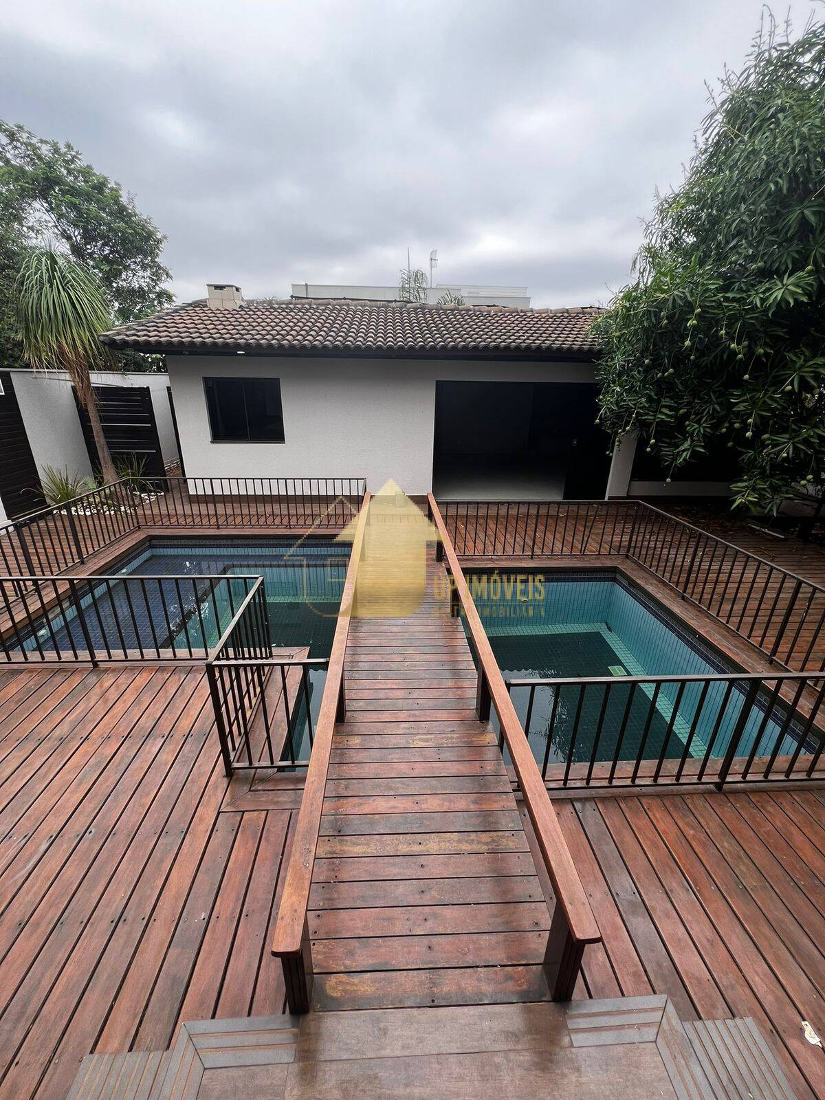 Casa de Condomínio à venda e aluguel com 4 quartos, 300m² - Foto 51