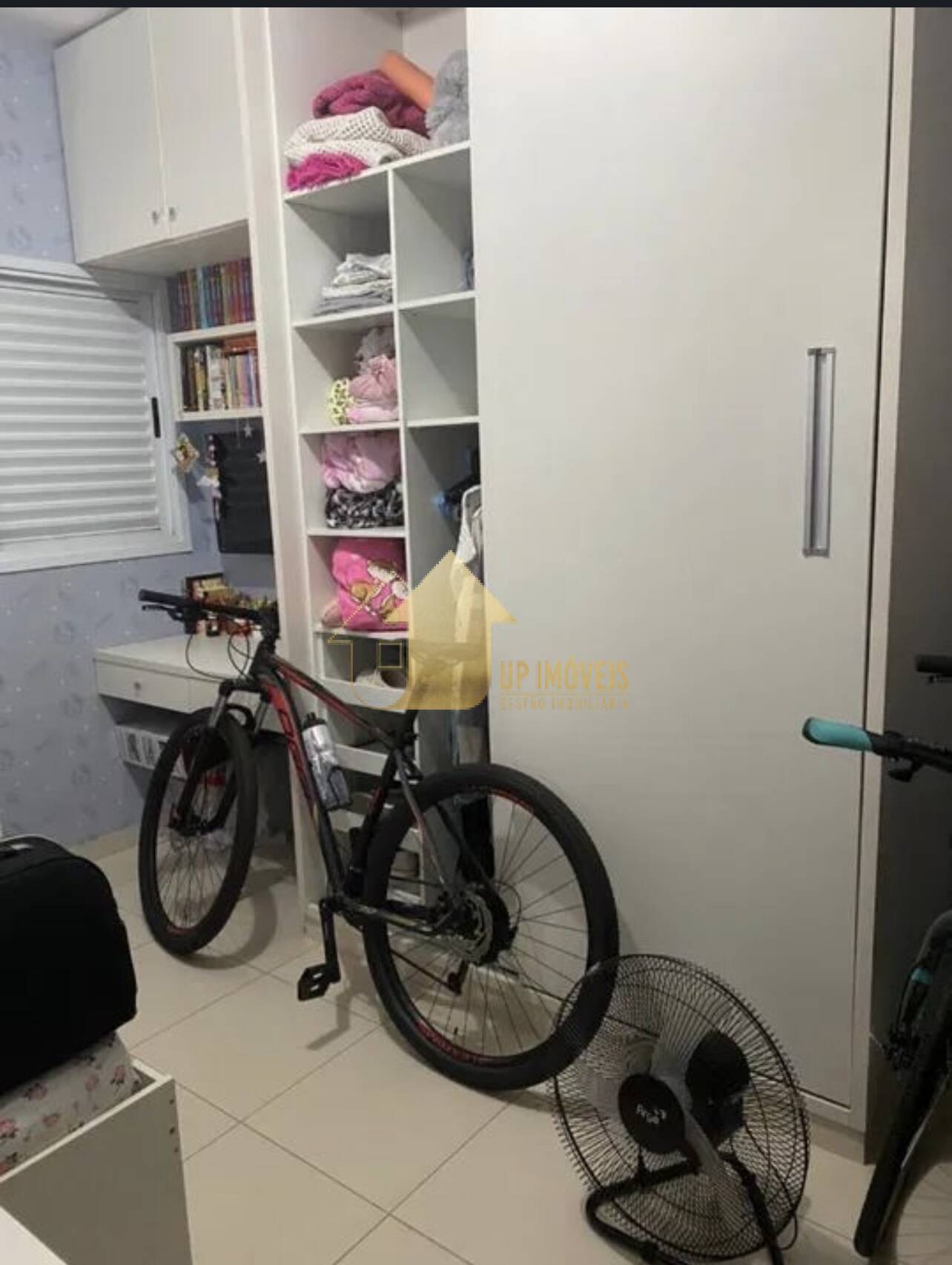 Apartamento à venda com 2 quartos, 72m² - Foto 2