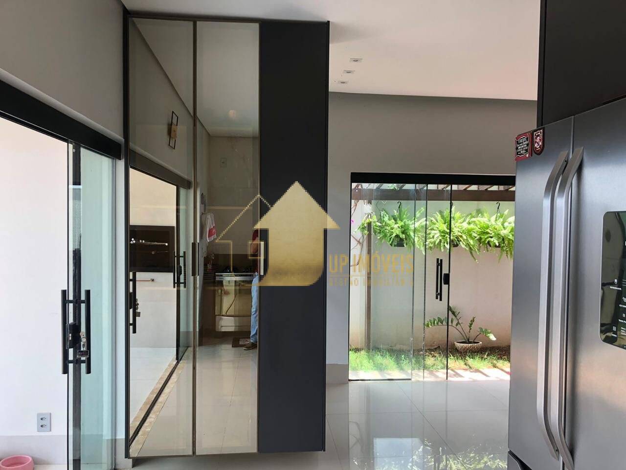 Casa de Condomínio à venda e aluguel com 3 quartos, 225m² - Foto 4