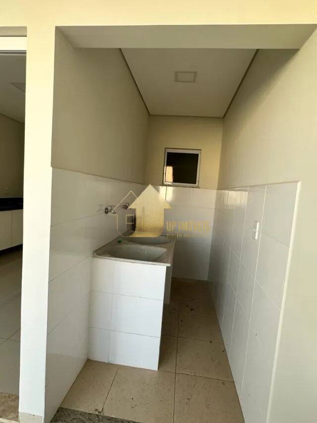 Sobrado à venda com 3 quartos, 197m² - Foto 1