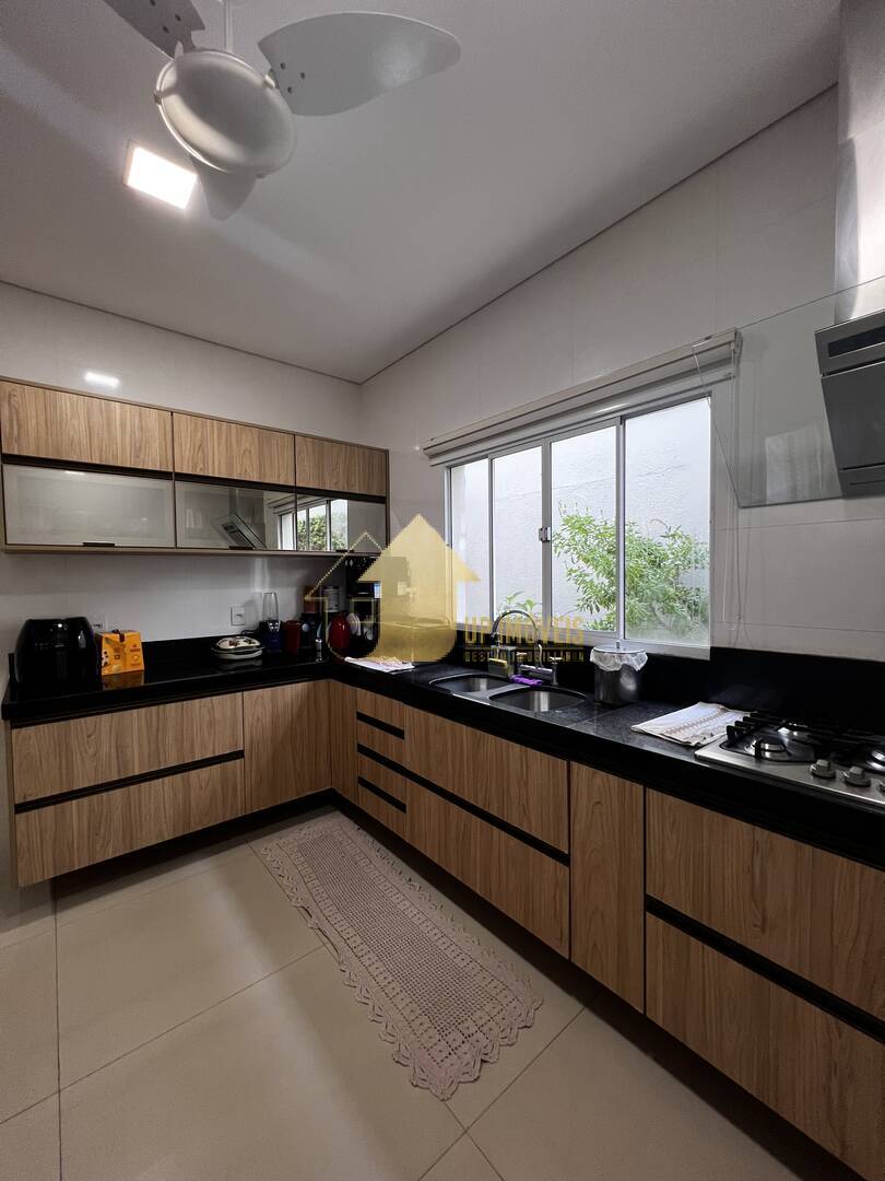 Casa de Condomínio à venda com 4 quartos, 208m² - Foto 26