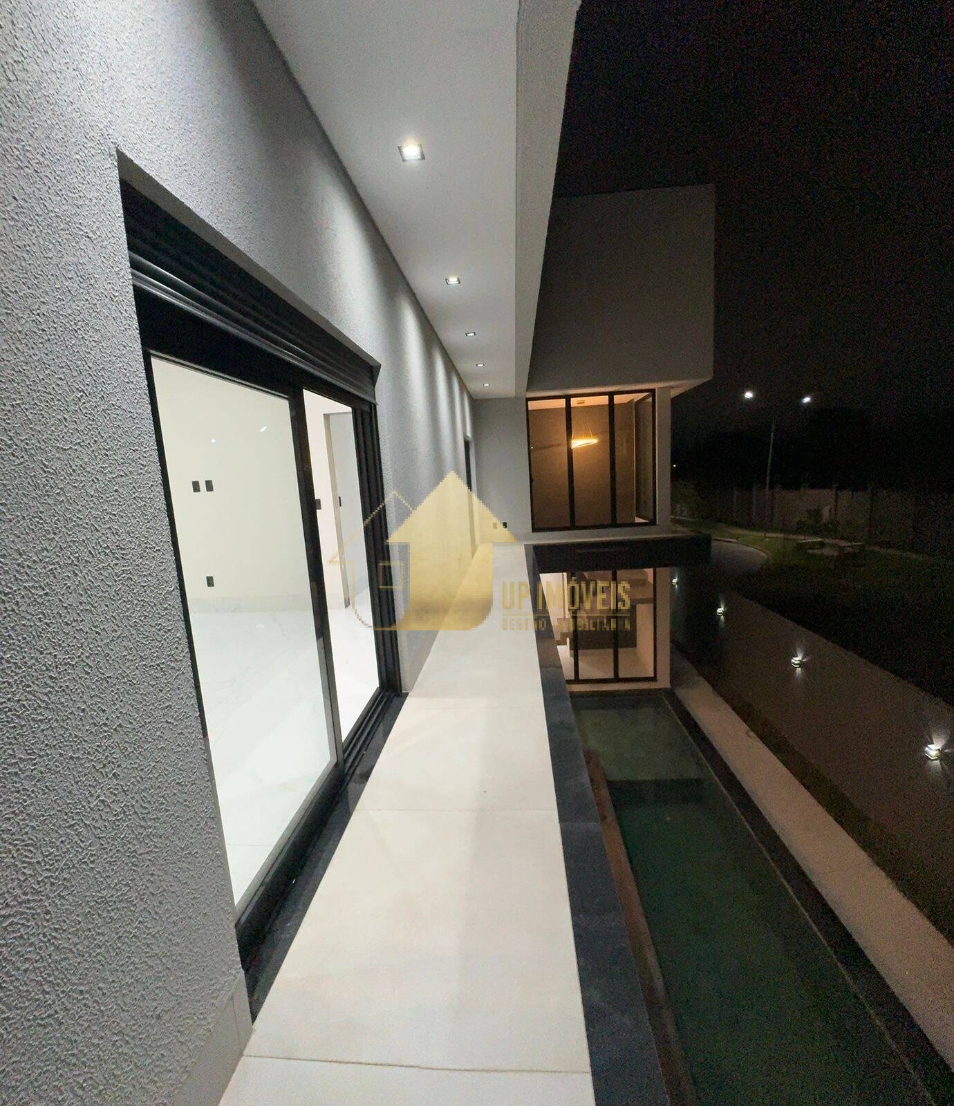 Casa de Condomínio à venda com 4 quartos, 240m² - Foto 3