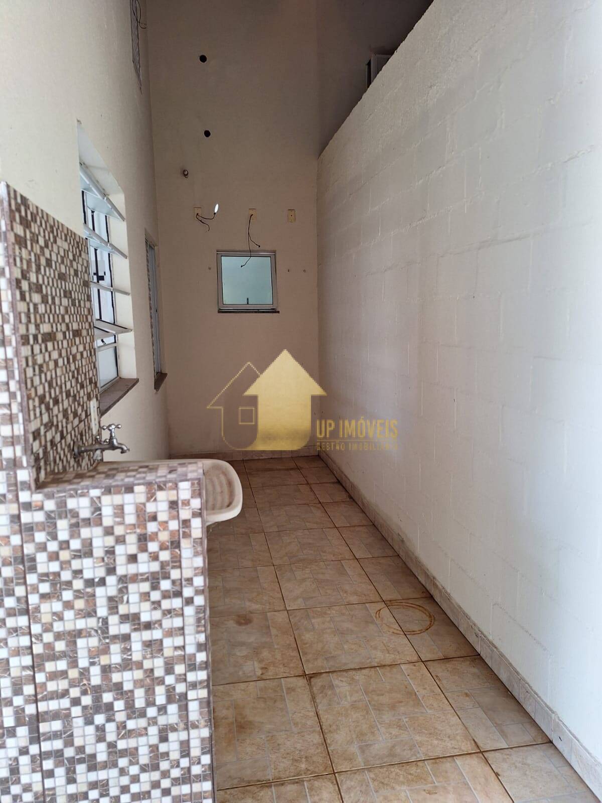 Casa de Condomínio para alugar com 3 quartos, 160m² - Foto 4