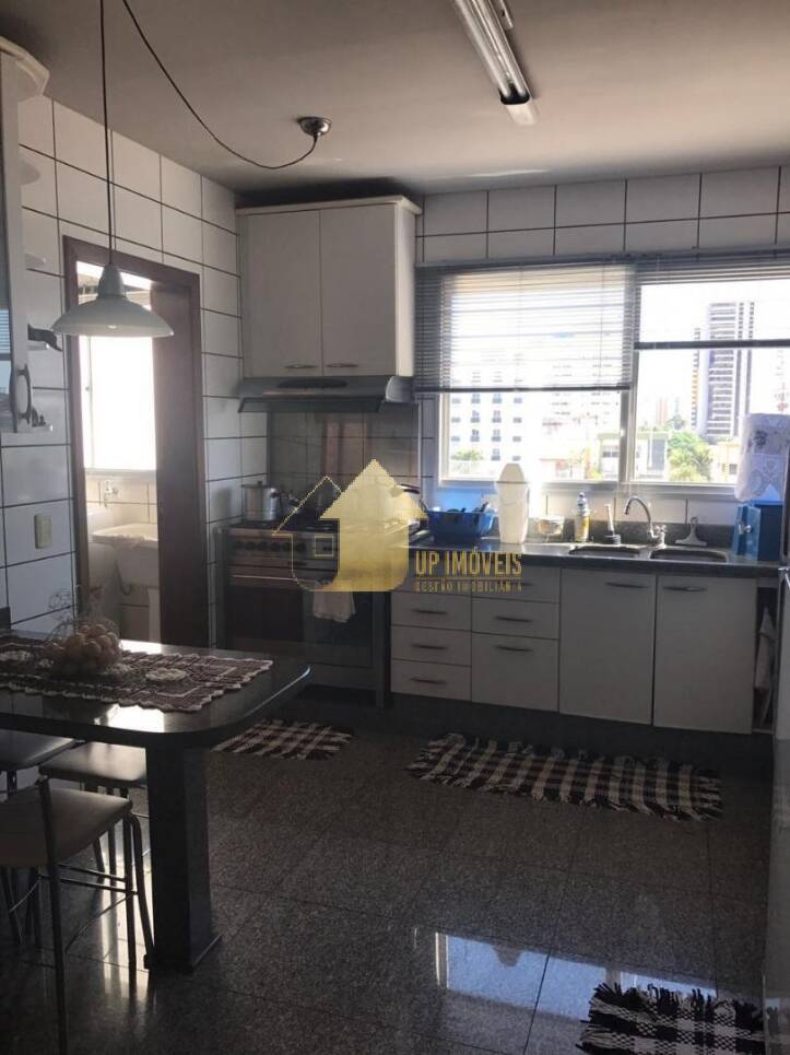 Apartamento à venda com 3 quartos, 181m² - Foto 8