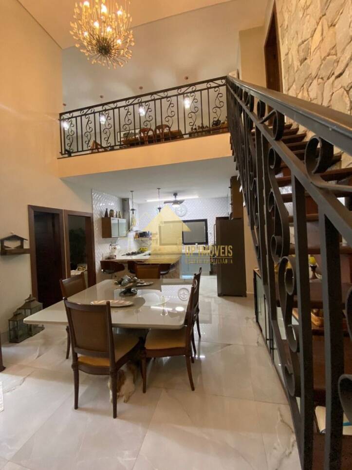 Casa de Condomínio à venda com 4 quartos, 357m² - Foto 1